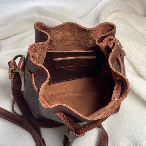 Portland Leather small Lava Bucket Crossbody Bag - Picture 6 of 10